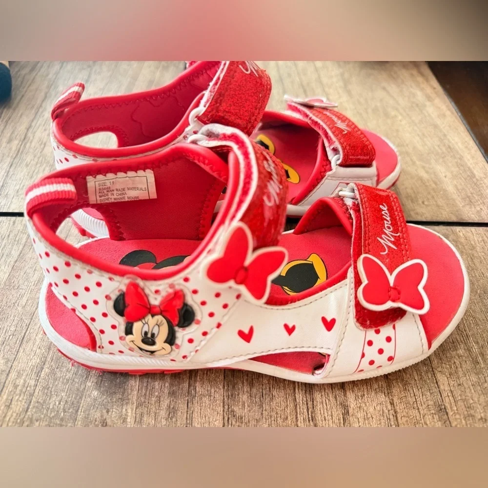 Disney Minnie Mouse children's red and white polka dot closed-toe sports sandals